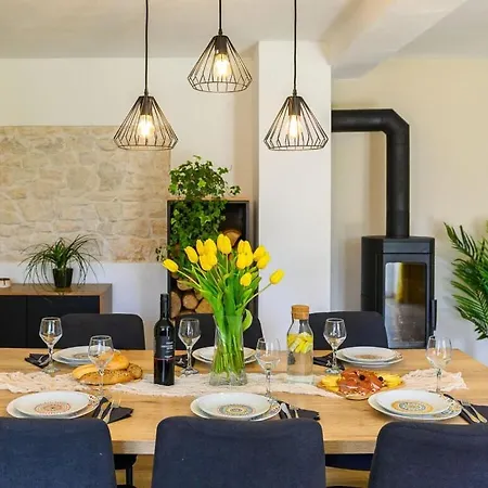 San Comfortable Holiday Villa