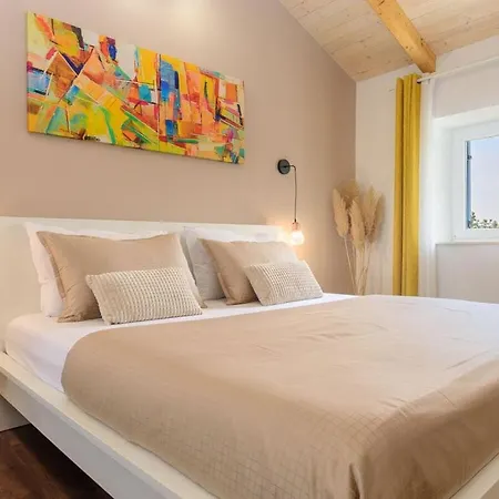 San Comfortable Holiday Villa Svetvincenat