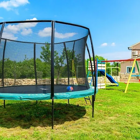 Villa San Comfortable Holiday Svetvincenat