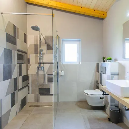 San Comfortable Holiday Villa *