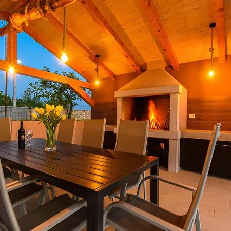 San Comfortable Holiday Villa *